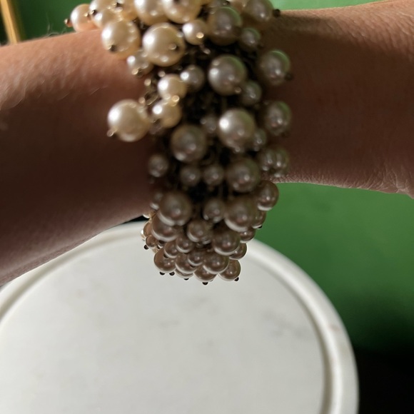J. CREW CHAMPAGNE COLORED CLUSTER PEARL CHAIN BRACELET - Picture 2 of 6